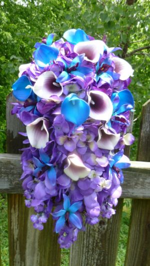 Purple and blue cascading bouquet - Image 4