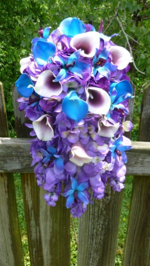 Purple and blue cascading bouquet - Image 3