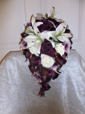 Plum and ivory cascading bouquet - Image 4