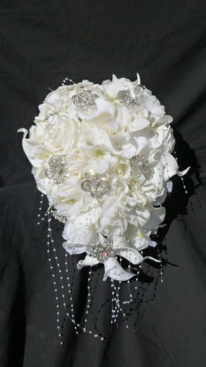 Ivory cascading bouquet callas, roses and pearls - Image 2