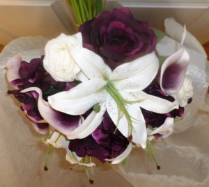 Plum and ivory cascading bouquet - Image 5