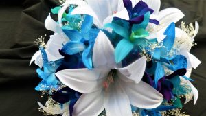 Blue orchid and white cassablanca lily bouquet - Image 2