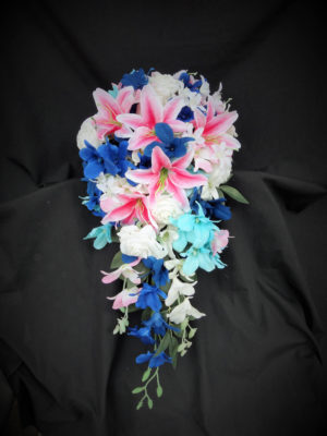 Navy and tiger lily cascading bouquet - Image 3