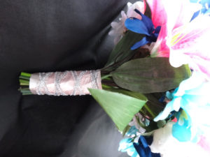 Navy and tiger lily cascading bouquet - Image 5