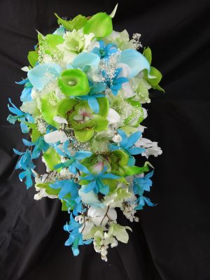 Green and aqua cascading bouquet - Image 3