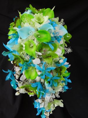 Green and aqua cascading bouquet - Image 4