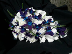 Cascading bouquet with galaxy orchids and calla lilies - Image 3