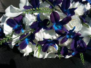 Cascading bouquet with galaxy orchids and calla lilies - Image 4