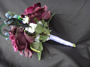 Plum rose bouquet with blueberries and baby's breath - Image 3