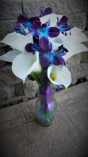 Calla lily and galaxy orchid bouquet - Image 2