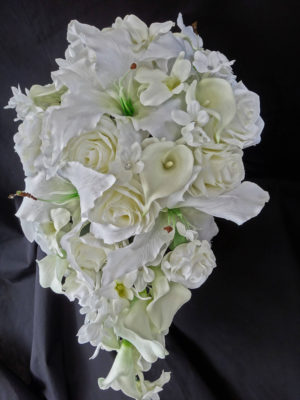 Ivory cascading bouquet casablanca lilies, roses and calla lilies - Image 3