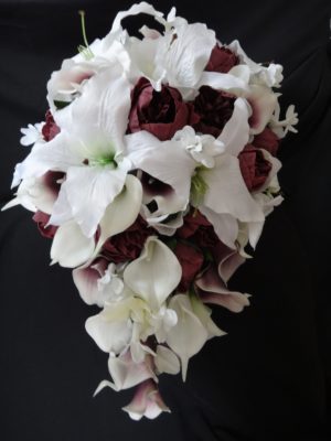 Plum and casablanca lily cascading bouquet - Image 2