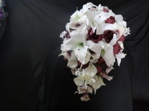 Plum and casablanca lily cascading bouquet - Image 3
