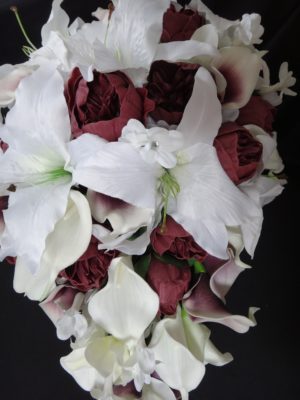 Plum and casablanca lily cascading bouquet - Image 4