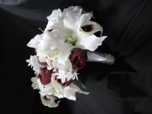 Plum and casablanca lily cascading bouquet - Image 6
