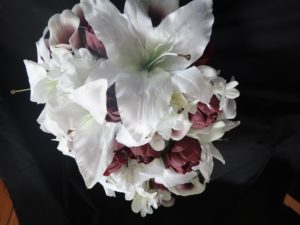 Plum and casablanca lily cascading bouquet - Image 8