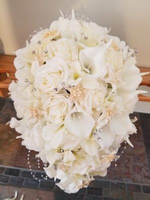 Ivory beach bouquet with starfish - Image 5