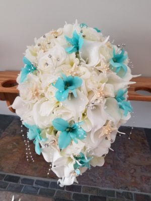 Beach wedding bouquet with starfish - Image 3