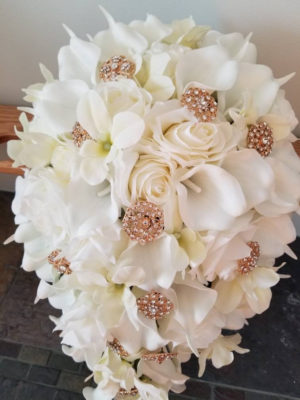Ivory, cream bouquet with gold accent - Image 6
