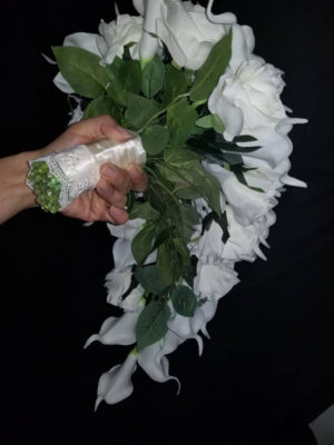 Ivory, cream cascading bridal bouquet, real touch calla lily &rose - Image 3
