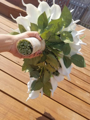 Calla lily and rose cascading bouquet - Image 7