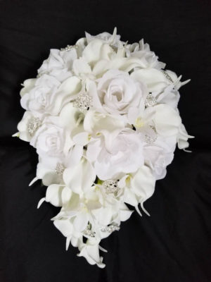 Rose and calla lily cascading bouquet - Image 6