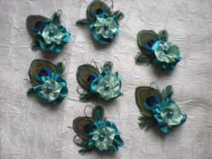 7 bridesmaids teal blue-mint flower hair clips with peacock feathers and teal blue freshwater pearls - Image 3