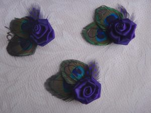 Satin rose hair pieces with peacock feathers, Customize with your wedding colors - Image 2