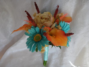 Blue daisy bouquet, champagne rose and orange calla lily - Image 3
