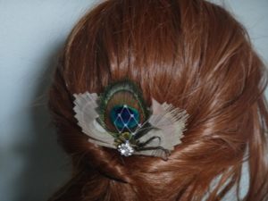 Bridal hair clip, ivory and natural peacock feathers accented with a beautiful rhinestone - Image 3