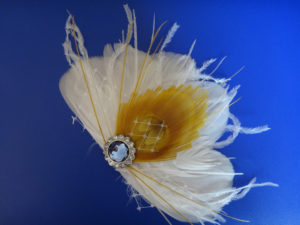 Bridal peacock feather hair piece, CUSTOMIZE to match your WEDDING COLORS - Image 2