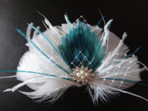 Bridal peacock feather hair piece, CUSTOMIZE to match your WEDDING COLORS - Image 3