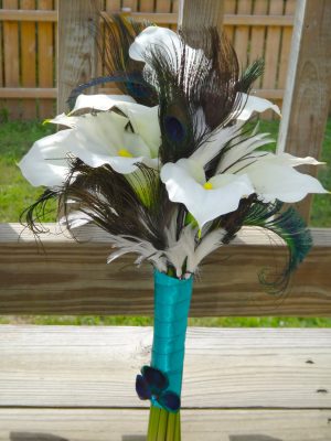 Calla lily peacock bridal bouquet - Image 4
