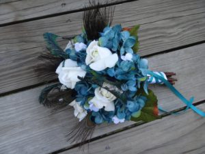 Teal hydrangea peacock bridal bouquet set, 1 bridal bouquet, 3 bridesmaids bouquets - Image 5