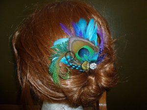 Peacock rhinestone feather hair piece "Suzanna" , purple accent