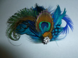 Peacock rhinestone feather hair piece - Image 4
