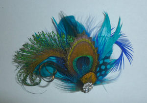 Peacock rhinestone feather hair piece - Image 5