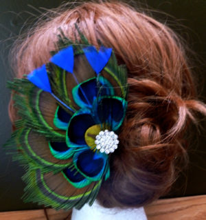 Peacock hair accessory - Image 3