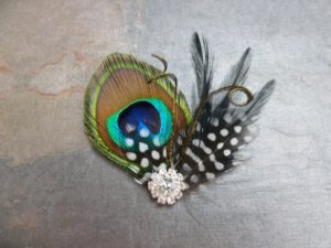 Bridesmaids peacock polka dot feather hair clip, customizable - Image 2