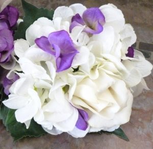 Small hydrangea bouquet - Image 4
