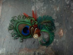 Peacock hair clip "Victoria", fascinator, hair accessories, brown and gold accent - Image 3