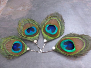 Peacock bobby pin with a pearl