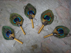 6 Peacock boutonnieres - Image 2