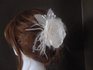 Bridal flower hair clip, with freshwater pearls and feathers - Image 2
