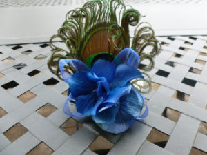 Peacock pearl wrist corsage with teal accent, customizable - Image 4