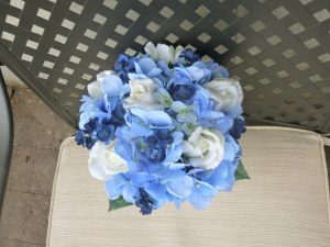 Blue Hydrangea and rose bouquet - Image 2