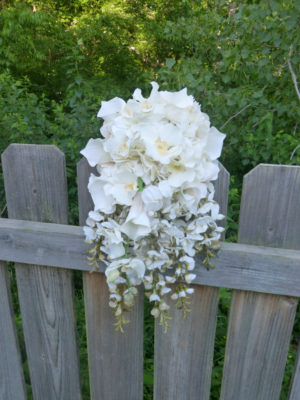 Ivory, light champagne cascading bouquet, cascading bridal bouquet, ivory bridal bouquet