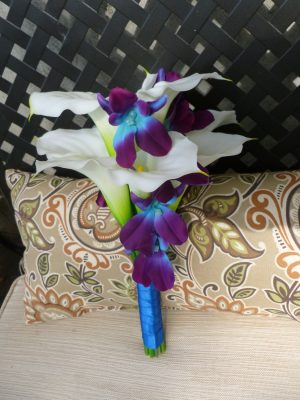 Calla lily purple blue orchid bouquet - Image 5