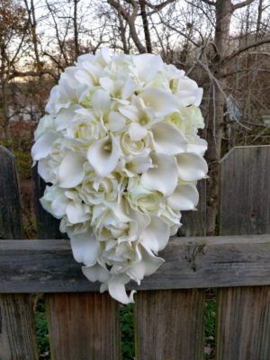Ivory, cream bouquet with gold accent - Image 2