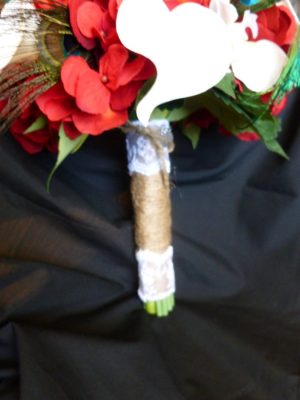 Red and white bridal bouquet, hydrangea, calla lily, artificial flower, bride bouquet with peacock feathers, rustic country, jute and lace - Image 4